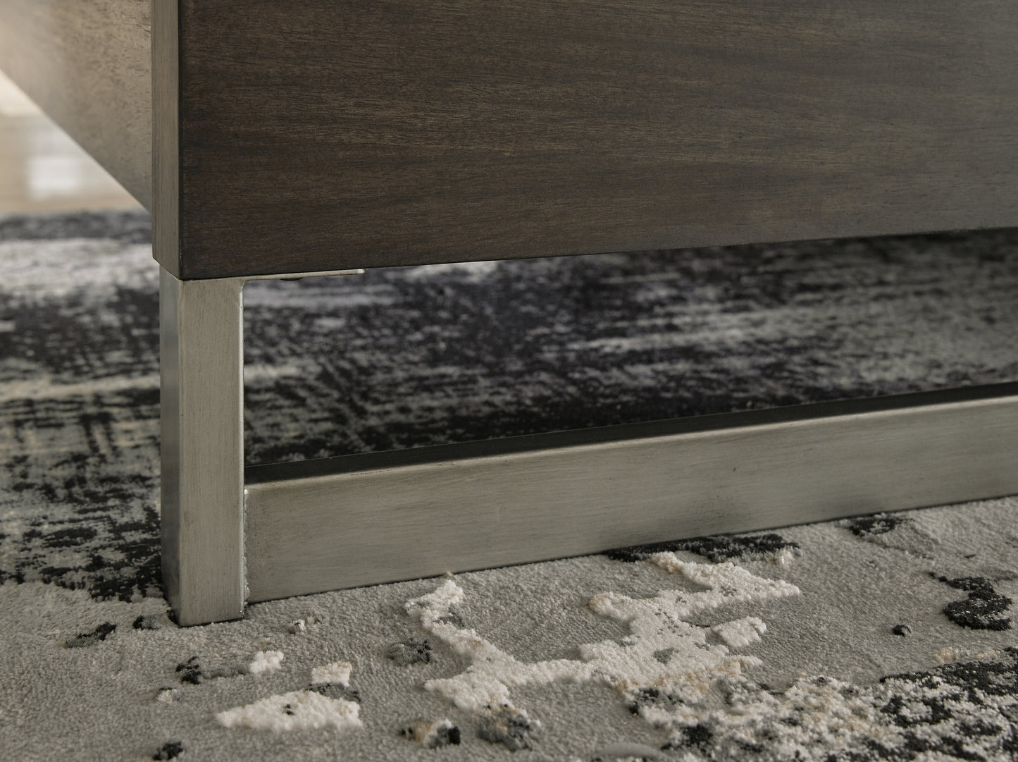 Arkenton King Panel Bed with Mirrored Dresser and Chest