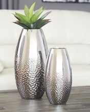 Load image into Gallery viewer, Dinesh Vase Set (2/CN)
